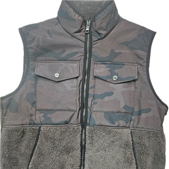 Michael Kors Vest Men’s Large Fleece Camouflage Jacket Brown Outdoor Fashion NEW - Picture 1 of 12
